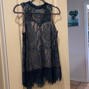 Lace top medium